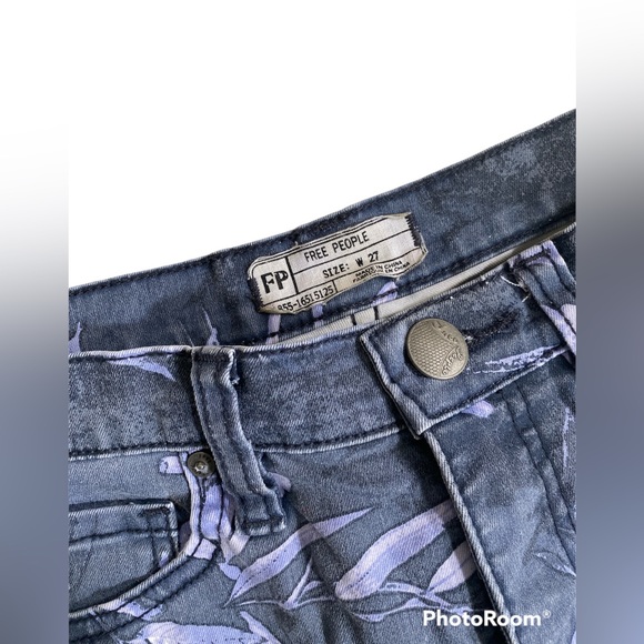 Free People Leaf Foliage Cropped Skinny Jeans Blue & Purple 27 w - Picture 4 of 9